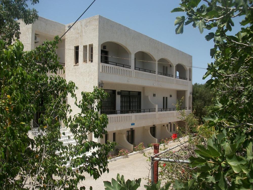 Efi Hotel Malia Esterno foto