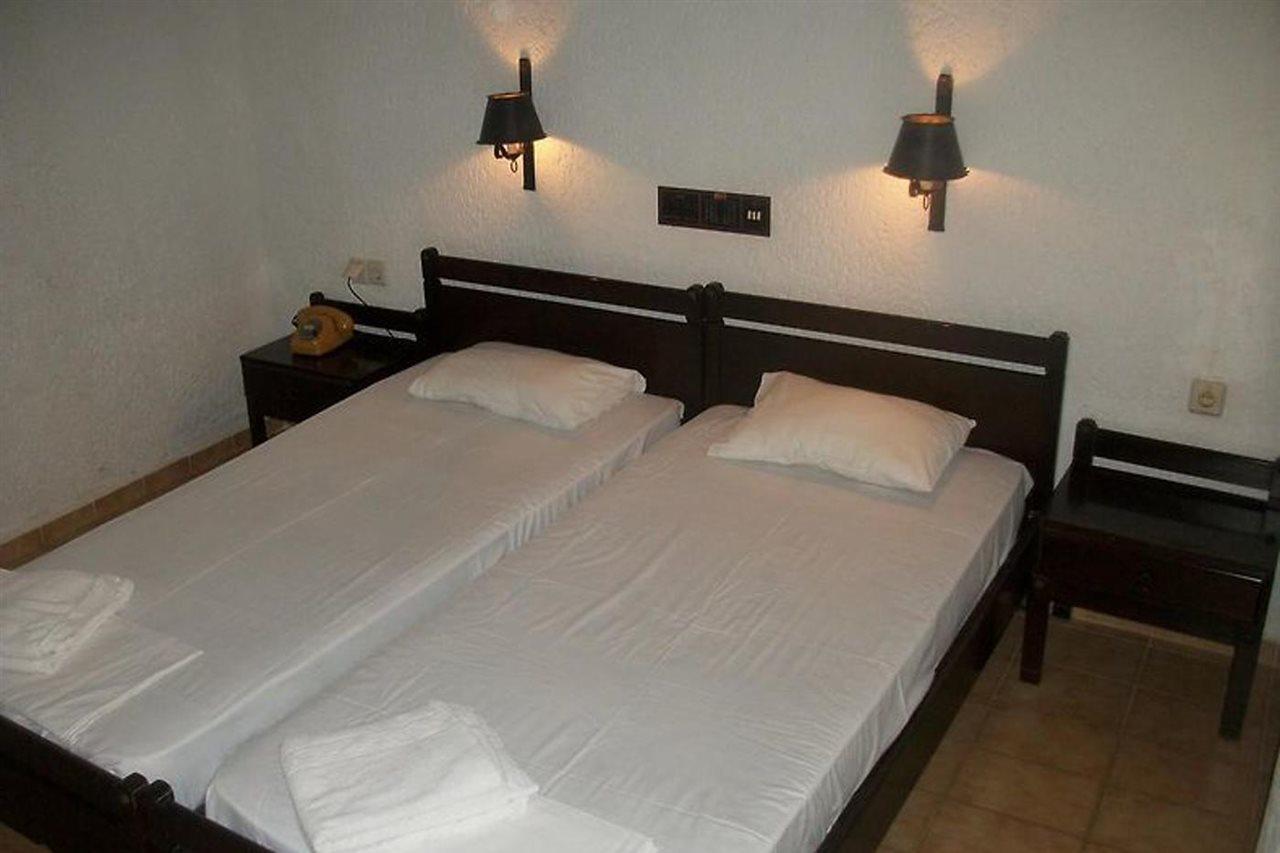 Efi Hotel Malia Esterno foto
