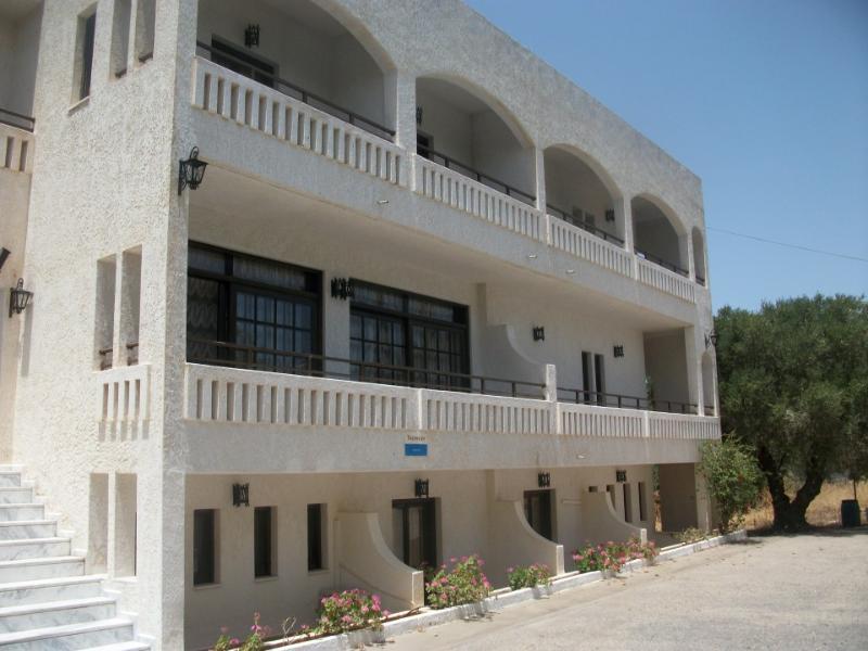 Efi Hotel Malia Esterno foto