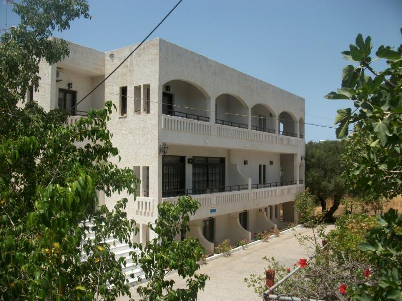 Efi Hotel Malia Esterno foto
